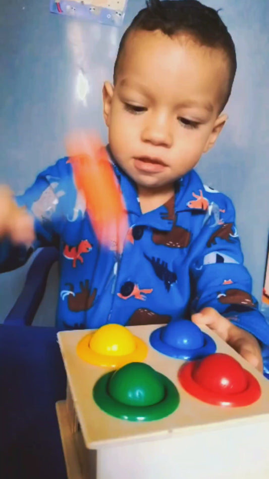 CAJA BOLITAS Y MARTILLO